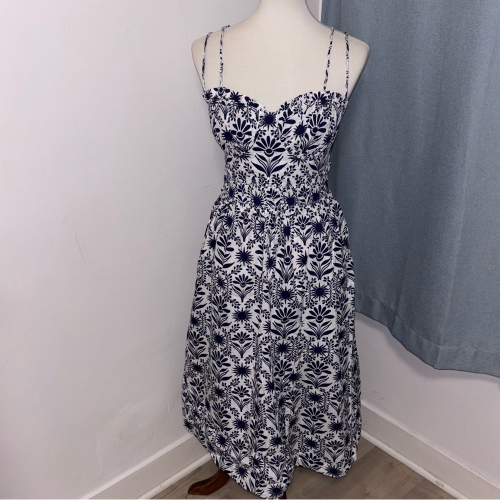 NWOT Anthropologie Navy and White Floral Woodcut Sweetheart Midi Sundress